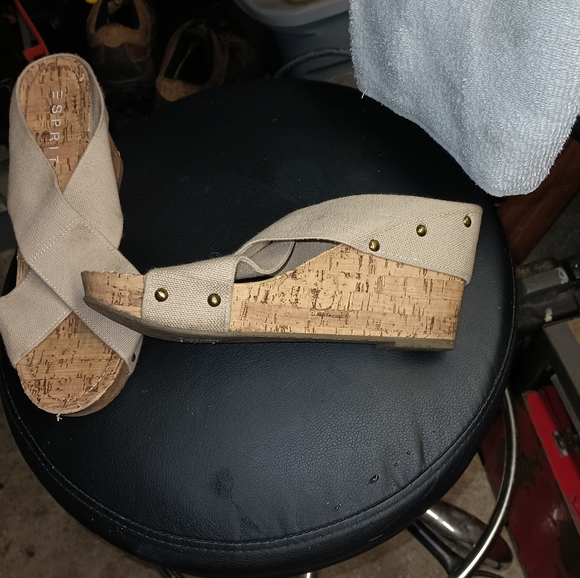 Shoes - Picture 2 of 2